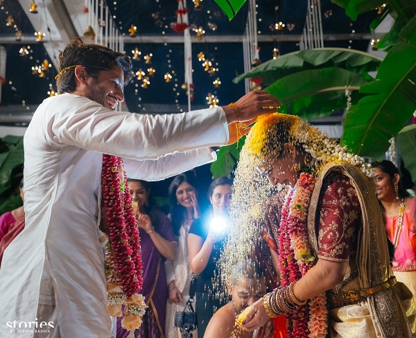 Naga Chaitanya, son of Agarkar Nagarjuna, in the sacred bond of marriage with beloved Samantha Ruth! | प्रेयसी सामंथा रूथसोबत लग्नाच्या पवित्र बंधनात अडकला नागार्जुनचा मुलगा नागा चैतन्य, पहा फोटो! Naga Chaitanya, son of Agarkar Nagarjuna, in the sacred bond of marriage with beloved Samantha Ruth! | प्रेयसी सामंथा रूथसोबत लग्नाच्या पवित्र बंधनात अडकला नागार्जुनचा मुलगा नागा चैतन्य, पहा फोटो!