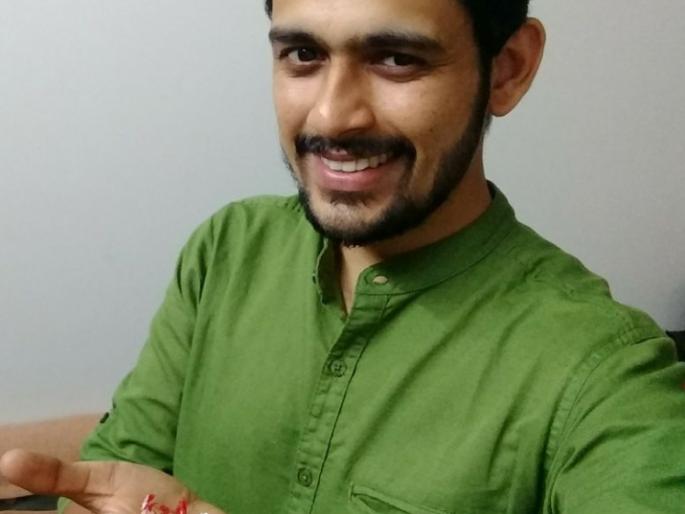 Unique gift from Sameer Paranjpe received from Fan | गोठमधील समीर परांजपेला फॅनकडून मिळाले हे अनोखे गिफ्ट Unique gift from Sameer Paranjpe received from Fan | गोठमधील समीर परांजपेला फॅनकडून मिळाले हे अनोखे गिफ्ट