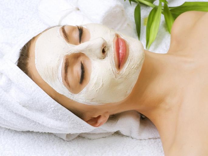 BEAUTY TIPS: Grate the skin in the summer with calmer! | BEAUTY TIPS : चंदनाने द्या उन्हाळ्यात त्वचेला गारवा !
