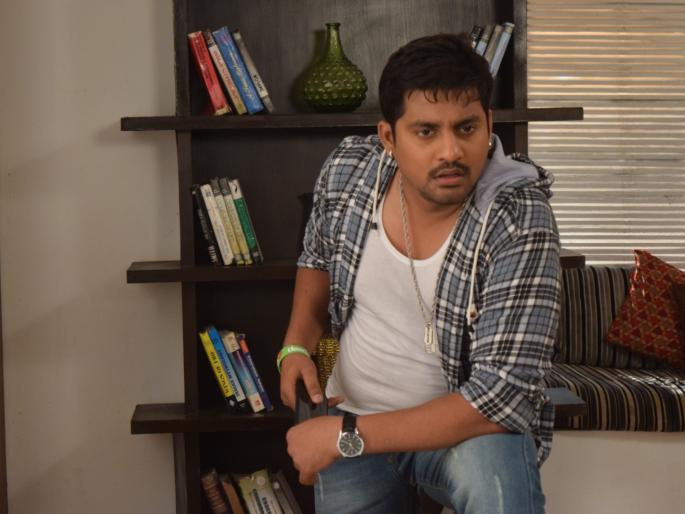 A novel story of Atishik-Atheism's struggle, 'Kulaswamini' | आस्तिक-नास्तिकतेच्या संघर्षाची नवी कहाणी,'कुलस्वामिनी' A novel story of Atishik-Atheism's struggle, 'Kulaswamini' | आस्तिक-नास्तिकतेच्या संघर्षाची नवी कहाणी,'कुलस्वामिनी'