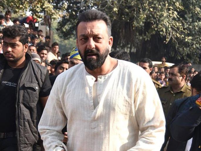 Sanjay Dutt gets injured during shooting | भूमीच्या शूटिंगदरम्यान संजय दत्त जखमी Sanjay Dutt gets injured during shooting | भूमीच्या शूटिंगदरम्यान संजय दत्त जखमी
