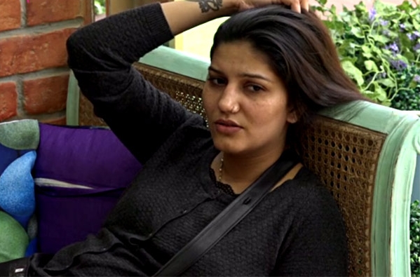 Bigg Boss 11: Because of this reason, Hariyanvi singer wants to leave the dream of Chaudhary! | Bigg Boss 11:या कारणामुळे हरियाणवी सिंगर सपना चौधरीला सोडायचाय शो! Bigg Boss 11: Because of this reason, Hariyanvi singer wants to leave the dream of Chaudhary! | Bigg Boss 11:या कारणामुळे हरियाणवी सिंगर सपना चौधरीला सोडायचाय शो!