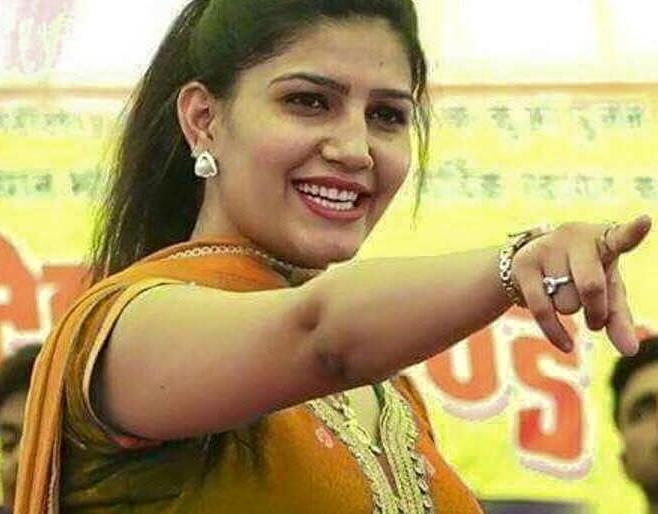This person is special in Sapna Chaudhary's life, know some unknown facts | सपना चौधरीच्या आयुष्यात ही व्यक्ती आहे स्पेशल,जाणून घ्या काही Unknown Facts