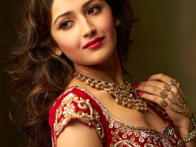 'Difficult to debut in Bollywood' - Saihaa | ‘बॉलिवूडमध्ये डेब्यू करणं कठीण’ - सायेशा