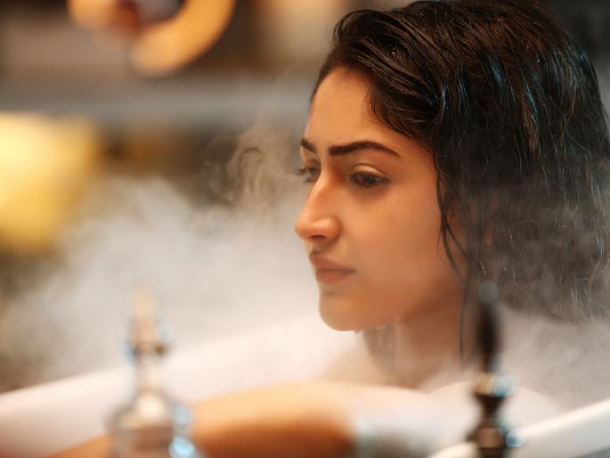 - And the 'Ice Cold Water' sisha! | - आणि ‘आईस कोल्ड वॉटर’मध्ये उतरली सायेशा! - And the 'Ice Cold Water' sisha! | - आणि ‘आईस कोल्ड वॉटर’मध्ये उतरली सायेशा!