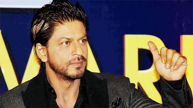 Aditya Chopra's film will make King Khan a warrior !! | ​आदित्य चोपडाच्या चित्रपटात किंगखान बनणार योद्धा!!