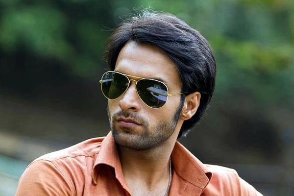 The role of a gentleman | शालीन सूत्रसंचालकाच्या भूमिकेत The role of a gentleman | शालीन सूत्रसंचालकाच्या भूमिकेत