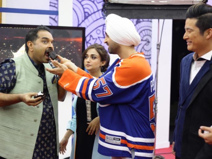 Shankar Mahadevan gets the surprise of the Raising Star set | शंकर महादेवनला मिळाले रायझिंग स्टारच्या सेटवर सरप्राइज