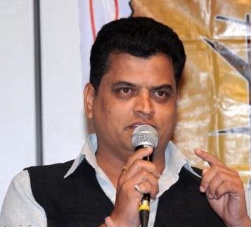 O Ram Ratham Nathuram 'play in Konkan | ​हे राम नथुराम' या नाटकाला कोकणातही विरोध