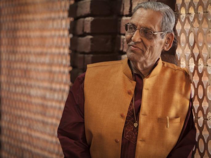 Pt of the Gwalior Ghar on Mumbai's Sky Sky Sharad Sathe's vocal | मुंबईच्या`नाईट स्काय`च्या क्षितीजावर ग्वाल्हेर घराण्याच्या पं. शरद साठे यांचा स्वरसाज Pt of the Gwalior Ghar on Mumbai's Sky Sky Sharad Sathe's vocal | मुंबईच्या`नाईट स्काय`च्या क्षितीजावर ग्वाल्हेर घराण्याच्या पं. शरद साठे यांचा स्वरसाज