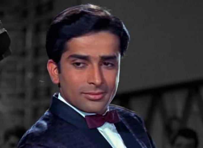 Shashi Kapoor had given me a marriage party, the memory of the Nashik driver remembered! | शशी कपूर यांनी माझ्या लग्नाची पार्टी दिली होती, नाशिकच्या ड्रायव्हरने जागवल्या आठवणी! Shashi Kapoor had given me a marriage party, the memory of the Nashik driver remembered! | शशी कपूर यांनी माझ्या लग्नाची पार्टी दिली होती, नाशिकच्या ड्रायव्हरने जागवल्या आठवणी!