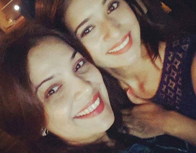 Shilpa and Shivani left the last shopping | शिल्पा आणि शिवानी गेल्या शॉपिंगला
