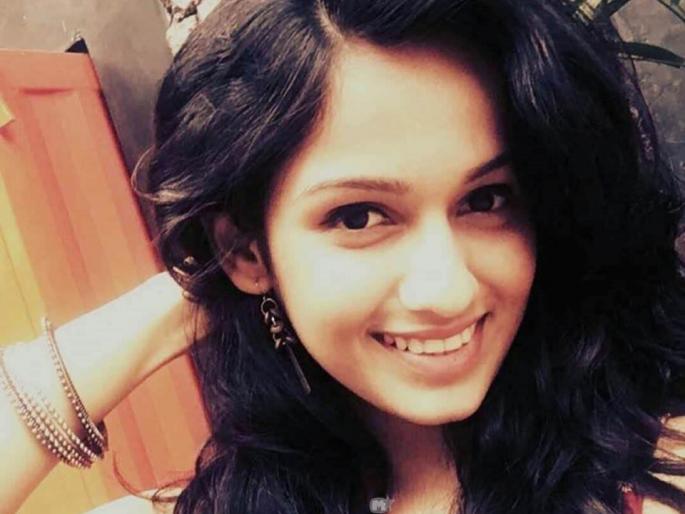 Lucky it happened that Shivani Bawkar, who played the role of Sheetal in this series, got so much money for the series. | लागीरं झालं जी या मालिकेत शीतलची भूमिका साकारणाऱ्या शिवानी बावकरला या मालिकेसाठी मिळते इतके मानधन Lucky it happened that Shivani Bawkar, who played the role of Sheetal in this series, got so much money for the series. | लागीरं झालं जी या मालिकेत शीतलची भूमिका साकारणाऱ्या शिवानी बावकरला या मालिकेसाठी मिळते इतके मानधन