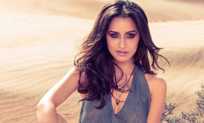 Hassina Shraddha Kapoor made a statement about senior artists! | सीनियर कलाकारांबाबत हसीना श्रद्धा कपूरने केले 'हे' वक्तव्य !