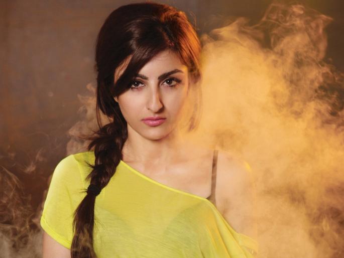 Pregnant Soha Ali Khan Turning! FIR lodged! | प्रेग्नेंट सोहा अली खान अडचणीत! दाखल होणार एफआयआर!! Pregnant Soha Ali Khan Turning! FIR lodged! | प्रेग्नेंट सोहा अली खान अडचणीत! दाखल होणार एफआयआर!!