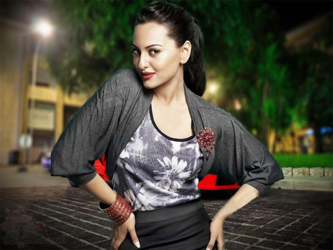 Sonakshila to be produced; Looking for good script! | सोनाक्षीला व्हायचेय निर्माती; चांगल्या स्क्रिप्टच्या शोधात!