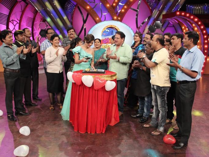 Sonalila got special Birthday gift! | सोनालीला मिळाले खास बर्थ डे गिफ्ट! Sonalila got special Birthday gift! | सोनालीला मिळाले खास बर्थ डे गिफ्ट!