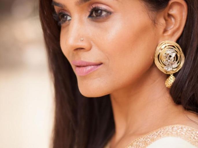Sonali Kulkarni will be seen in main role in Hindi cinema | हिंदी सिनेमात मुख्य भूमिकेत सोनाली कुलकर्णी पुन्हा झळकणार