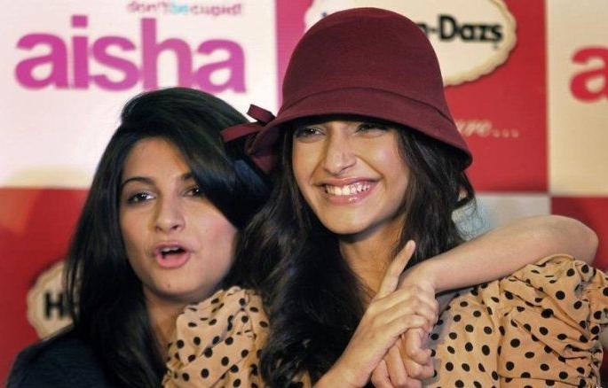 Sona Kapoor's sister Riya Kapoor's big disclosure! | सोनम कपूरविषयी बहीण रिया कपूरने केला मोठा खुलासा!