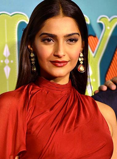 Need to reach 'Neerja' story in front of everyone | ‘नीरजा’ कथा सर्वांसमोर पोहोचवायची Need to reach 'Neerja' story in front of everyone | ‘नीरजा’ कथा सर्वांसमोर पोहोचवायची