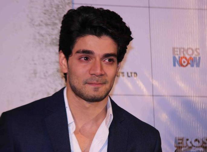 Suraj-Aditya Pancholi | सूरज-आदित्य पांचोली Suraj-Aditya Pancholi | सूरज-आदित्य पांचोली