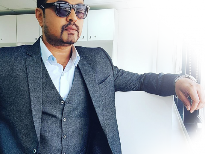 Subodh Bhave plays the role of directors in the Pushpak aircraft | सुबोध भावे पुष्पक विमानद्वारे पुन्हा दिसणार दिग्दर्शकाच्या भूमिकेत Subodh Bhave plays the role of directors in the Pushpak aircraft | सुबोध भावे पुष्पक विमानद्वारे पुन्हा दिसणार दिग्दर्शकाच्या भूमिकेत