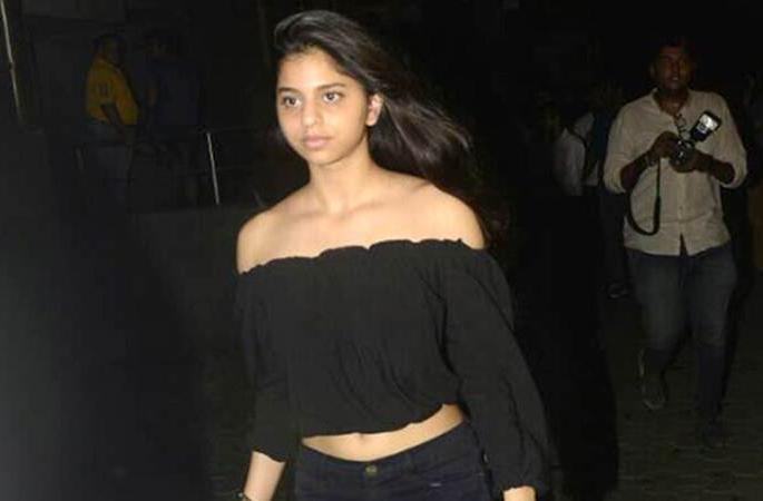 Now Shah Rukh Khan's sweetheart got to see this place. | आता ‘या’ ठिकाणी बघावयास मिळाली शाहरूख खानची लाडकी सुहाना!! Now Shah Rukh Khan's sweetheart got to see this place. | आता ‘या’ ठिकाणी बघावयास मिळाली शाहरूख खानची लाडकी सुहाना!!