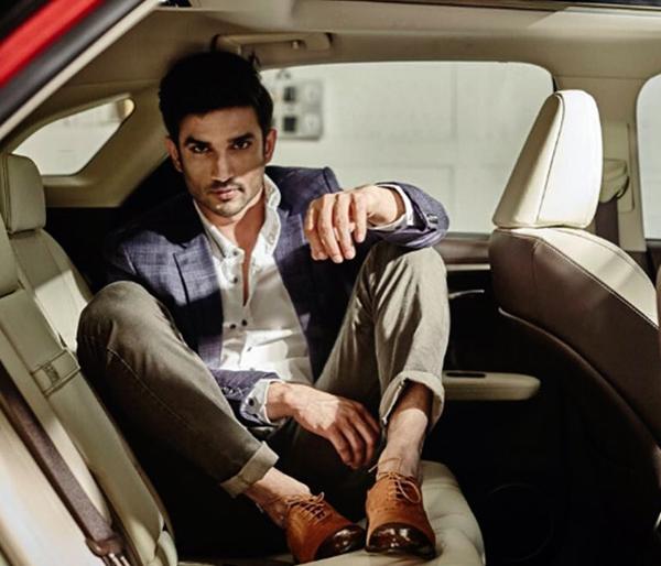 Sushant Singh Rajput, who is a naughty dungeon, is strange! | नशेत धुंद असलेल्या सुशांत सिंग राजपूतने केला विचित्रपणा !!