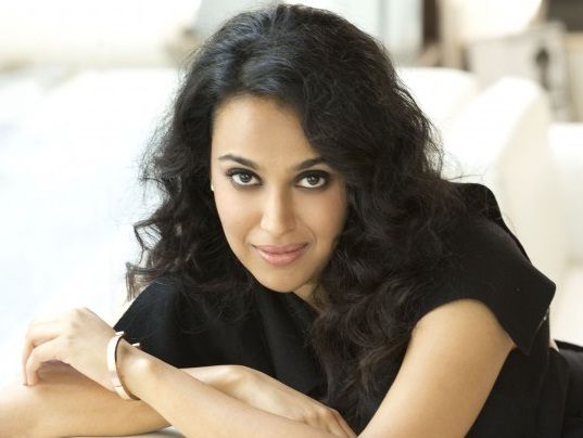 Swara Bhaskar contexts a director drunken liquor came to her room and ... | ​स्वरा भास्कर सांगतेय एक दिग्दर्शक दारूच्या नशेत तिच्या खोलीत आला होता आणि...