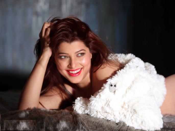 How did you think of Tejaswini Pandit? | तेजस्विनी पंडीतचा हा अंदाज तुम्हाला कसा वाटला ?