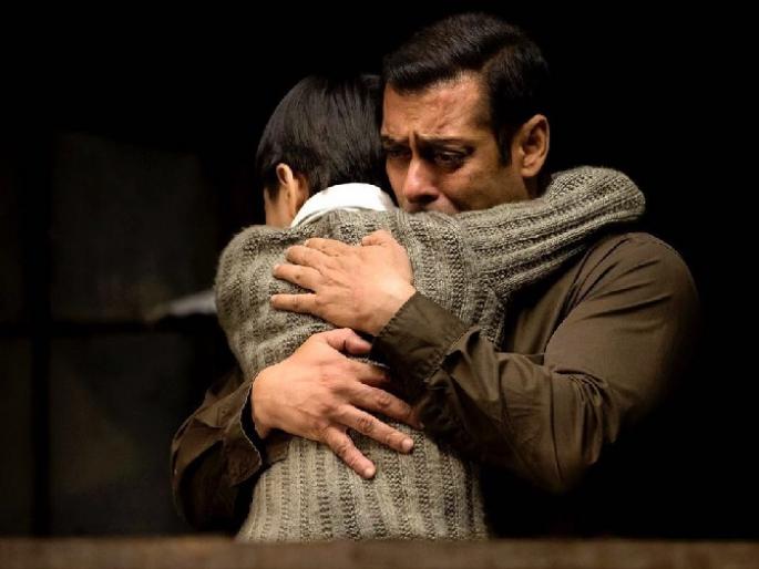 First video: Children's voice will be heard in 'TiLlight' teaser! | First video : ‘ट्यूबलाइट’च्या टीजरमध्ये ऐकायला मिळणार मुलांचा आवाज!!