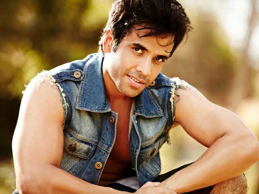 Tusshar Kapoor became father | तुषार कपूर बनला बाप Tusshar Kapoor became father | तुषार कपूर बनला बाप