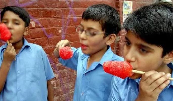 Health Alert: Are you buying "Disease" by Ice at 5-10 rupees? | Health Alert : ​आपणही ५-१० रुपयात बर्फाद्वारे "आजार" विकत घेत आहेत का ?