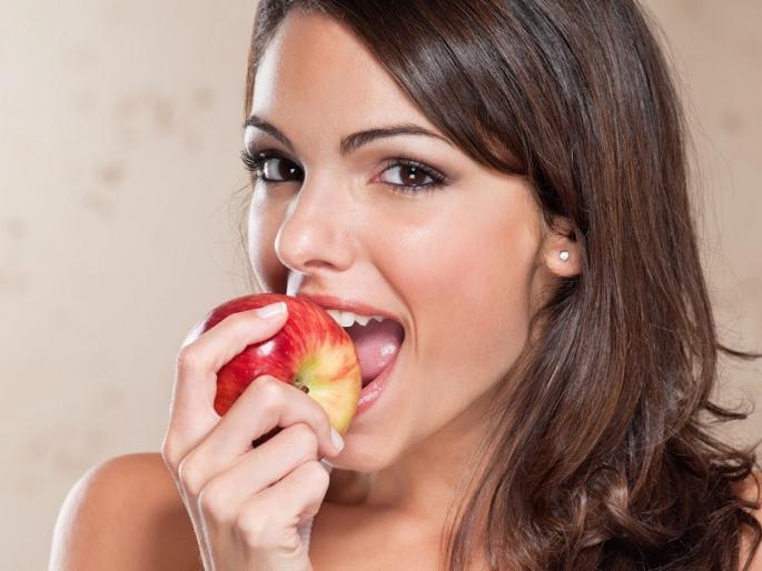 Beauty Tips: There are six substances in celebrity diet for beautiful skin! | Beauty Tips : सुंदर त्वचेसाठी सेलिब्रिटींच्या डायटमध्ये असतात ‘हे’ सहा पदार्थ !