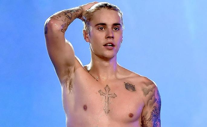 Beer's Nude Photo | बीबरचा न्यूड फोटो