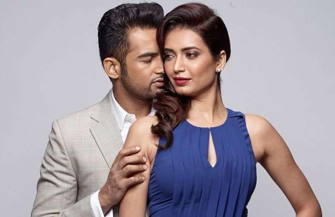 Karishma-Upen too 'Farkat' | ​करिश्मा-उपेन यांचीही ‘फारकत’