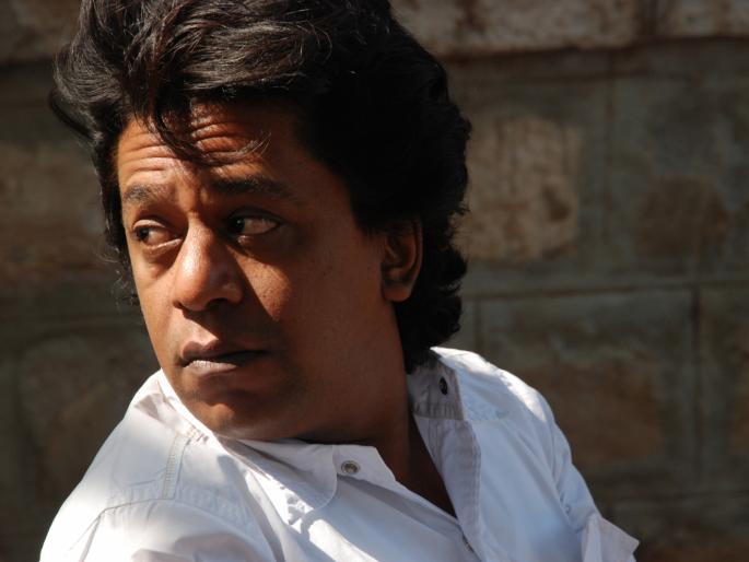 When Upendra gets Big Bchi's 'Zappi' | जेव्हा उपेंद्रला मिळते बिग बीची ‘झप्पी’ When Upendra gets Big Bchi's 'Zappi' | जेव्हा उपेंद्रला मिळते बिग बीची ‘झप्पी’