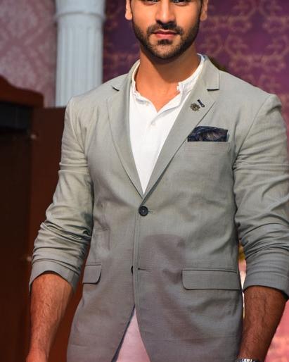 Vivek Dahiya, the husband of Diwali Tripathi, who worked for pizza delivery before she got in the series | मालिकेत झळकण्यापूर्वी पिज्जा डिलीवरचे काम करायाचा दिव्यांका त्रिपाठीचा पती विवेक दहिया Vivek Dahiya, the husband of Diwali Tripathi, who worked for pizza delivery before she got in the series | मालिकेत झळकण्यापूर्वी पिज्जा डिलीवरचे काम करायाचा दिव्यांका त्रिपाठीचा पती विवेक दहिया