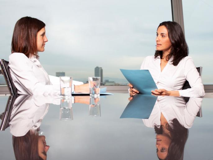 Women prefer to work with less competition | ​महिला देतात कमी स्पर्धा असलेली नोकरीला प्राधान्य