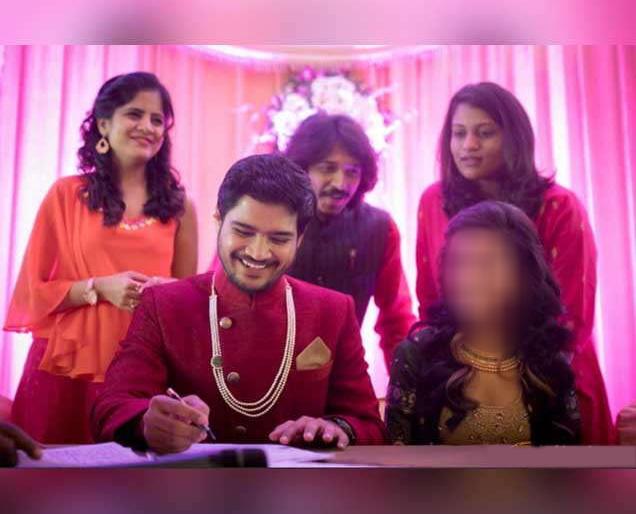 Congratulation: The famous actress of Marathi cinema has done a wedding with the actor, the photo she got in front of | Congratulation:मराठी चित्रपटसृष्टीतील या प्रसिद्ध अभिनेत्रीने या अभिनेत्यासह केले लग्न,समोर आले फोटो Congratulation: The famous actress of Marathi cinema has done a wedding with the actor, the photo she got in front of | Congratulation:मराठी चित्रपटसृष्टीतील या प्रसिद्ध अभिनेत्रीने या अभिनेत्यासह केले लग्न,समोर आले फोटो