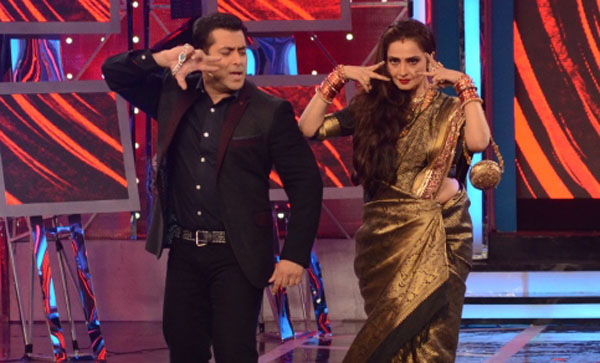 Rekha and Salman Khan come together once again after 30 years !! | ३० वर्षांनंतर पुन्हा एकदा रेखा आणि सलमान खान येणार एकत्र!! Rekha and Salman Khan come together once again after 30 years !! | ३० वर्षांनंतर पुन्हा एकदा रेखा आणि सलमान खान येणार एकत्र!!