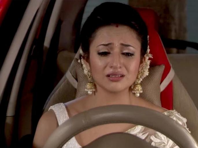 'This is Mohabbatein' on the last day of the series became emotional Diwali Tripathi! | 'ये है मोहोब्बतें'मध्ये मालिकेच्या शेवटच्या दिवशी भावूक झाली दिव्यांका त्रिपाठी! 'This is Mohabbatein' on the last day of the series became emotional Diwali Tripathi! | 'ये है मोहोब्बतें'मध्ये मालिकेच्या शेवटच्या दिवशी भावूक झाली दिव्यांका त्रिपाठी!