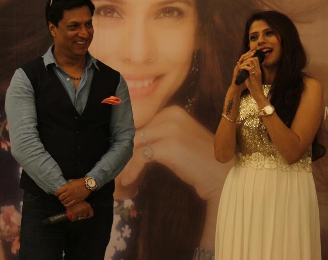 Soundtrack released by "Madhum Bhandarkar" on "This Remembrance" song! | मधुर भांडारकरच्या हस्ते “ही आठवण " गाण्याचे ध्वनिफीत प्रकाशन! Soundtrack released by "Madhum Bhandarkar" on "This Remembrance" song! | मधुर भांडारकरच्या हस्ते “ही आठवण " गाण्याचे ध्वनिफीत प्रकाशन!