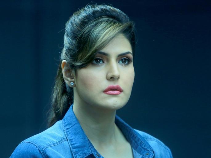 Shocking: Delhi raided with Zarina Khan; Night hit in Mumbai by night | Shocking : दिल्लीत जरीन खानसोबत छेडछाड; रात्रीच फ्लाइट पकडून मुंबईत दाखल!