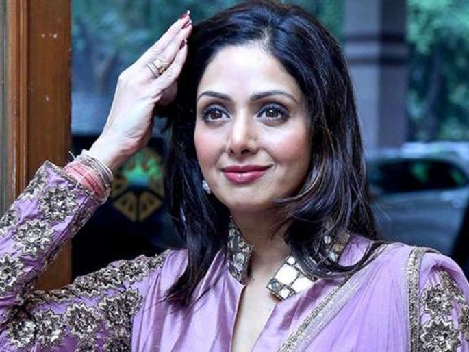 Shree Devi was shocked when he heard the story about this film career. | आपल्या फिल्मी करिअरविषयी ‘ही’ गोष्ट ऐकताच चकीत झाली श्रीदेवी!!