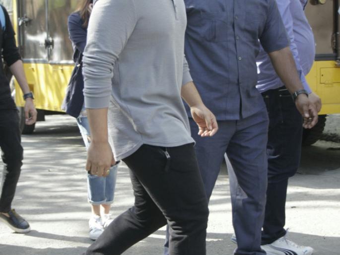 Arjun Kapoor looks cool | अर्जुन कपूर दिसला कूल अंदाजात