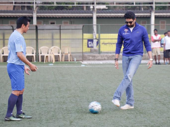 abhishek bachchan playing football | abhishek bachchan playing football