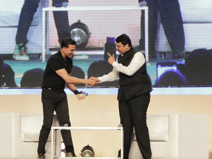Akshay Kumar says that there is a toilet of 500 kilometers | अक्षय कुमारने म्हणतो, 500 किलोमीटरच्या अंतरावर टॉयलेट असावे Akshay Kumar says that there is a toilet of 500 kilometers | अक्षय कुमारने म्हणतो, 500 किलोमीटरच्या अंतरावर टॉयलेट असावे