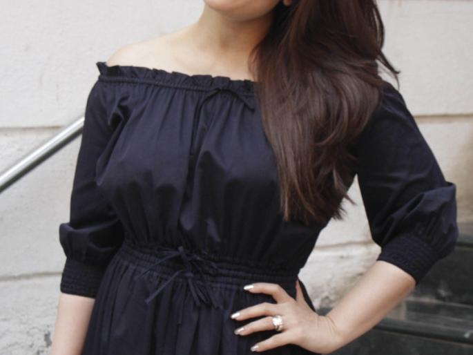 Kareena Kapoor spotted at her nutritionist Rujuta Diwekar | Kareena Kapoor spotted at her nutritionist Rujuta Diwekar