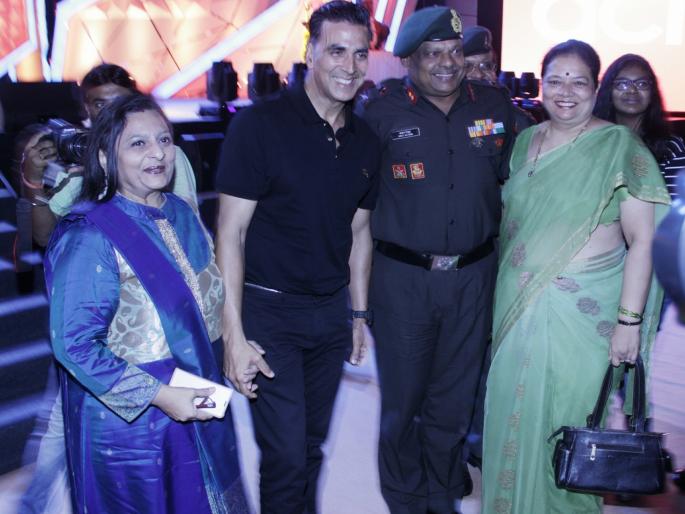 Akshay Kumar in Transform Maharashtra event ... | ट्रान्सफॉर्म महाराष्ट्र इव्हेंटमध्ये अक्षय कुमारची वर्णी...